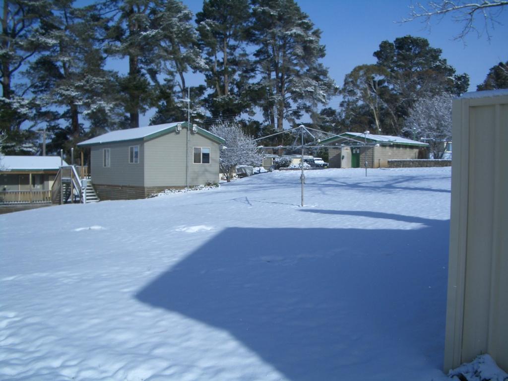 אדמינבי Rainbow Pines Tourist Caravan Park מראה חיצוני תמונה