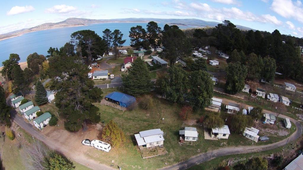 אדמינבי Rainbow Pines Tourist Caravan Park מראה חיצוני תמונה