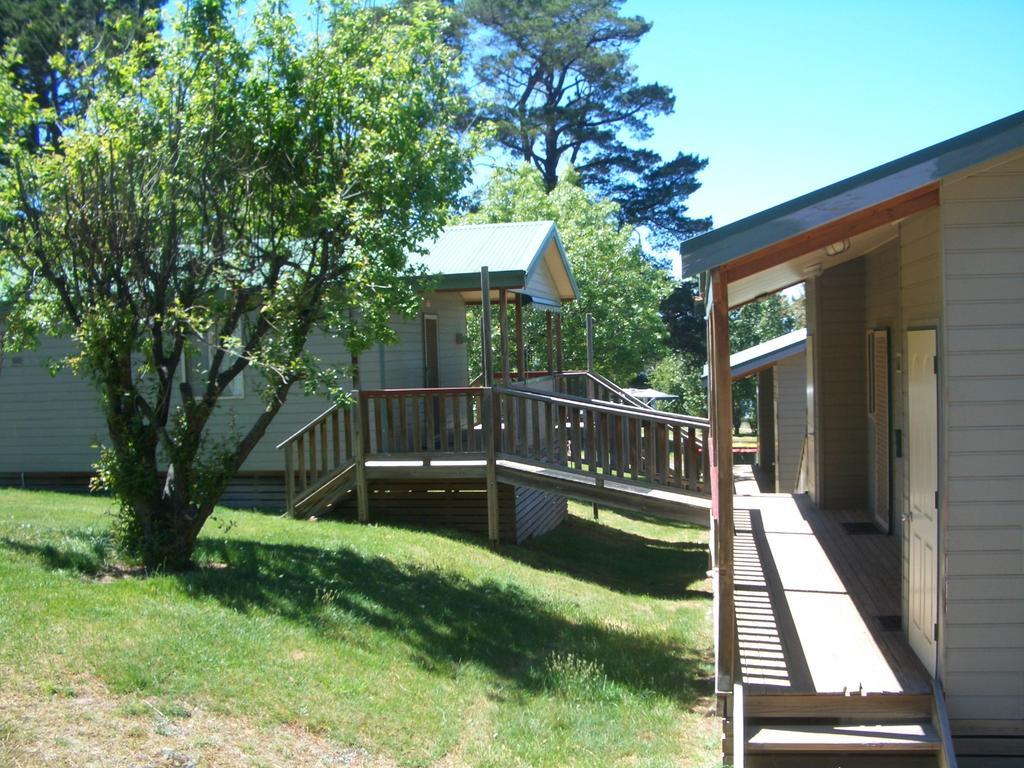 אדמינבי Rainbow Pines Tourist Caravan Park מראה חיצוני תמונה